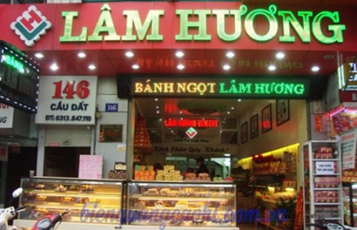 Mẫu biển led cửa hàng bánh sinh nhật