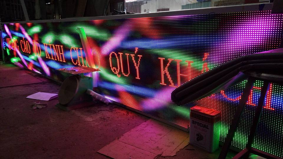 biển hiệu led chạy chữ