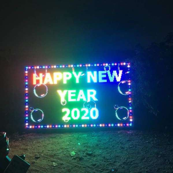 Biển led vẫy chúc mừng năm mới
