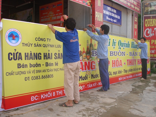 cách làm biển quảng cáo in bạt hiflex