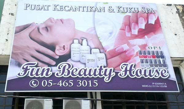 mẫu biển quảng cáo in bạt spa