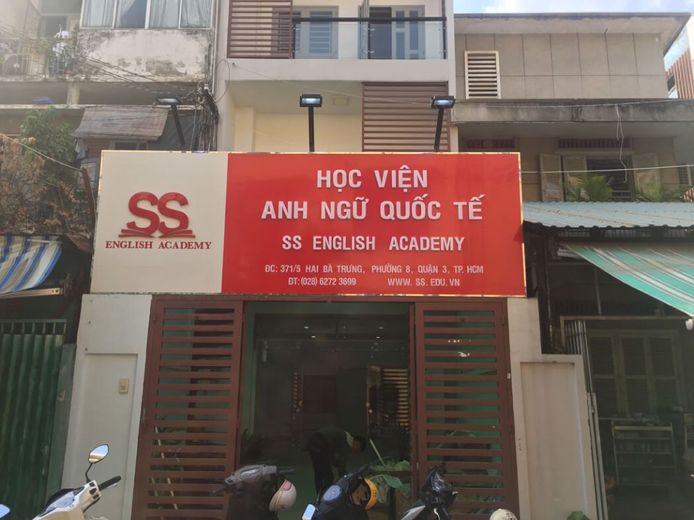 biển hiệu trung tâm tiếng anh