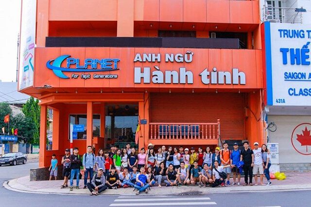 biển quảng cáo trung tâm tiếng anh
